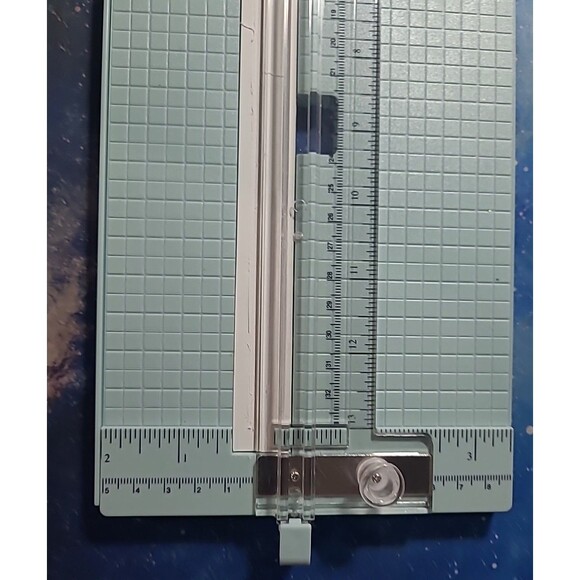 Cutter Bee Cutterpede Straight Edge Trimmer by EK Success  15" x 5 1/2" - Picture 3 of 3